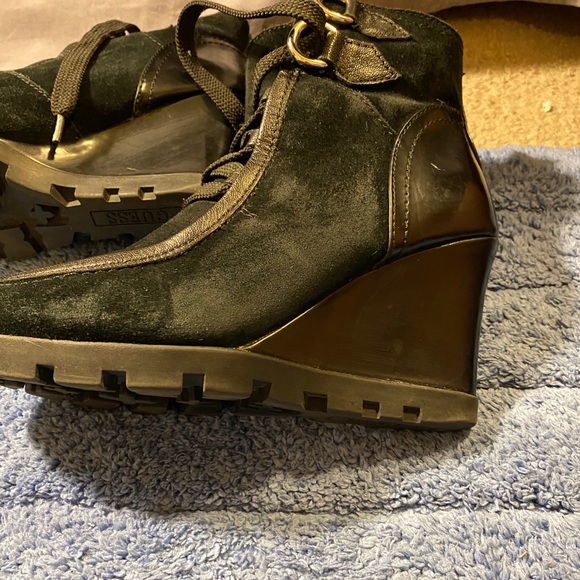 Black “Guess” boots - Picture 3 of 4